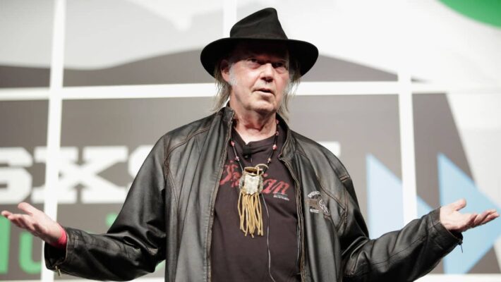 Neil Young returns to 1971